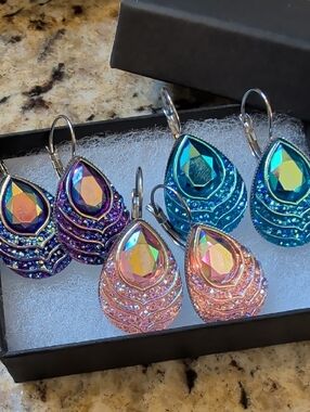 Irregular Teardrop Crystal Dangle Earrings - Multicolor